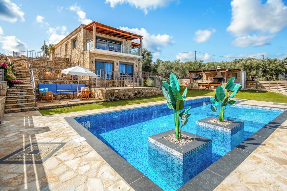 Villa (4 Bedrooms)