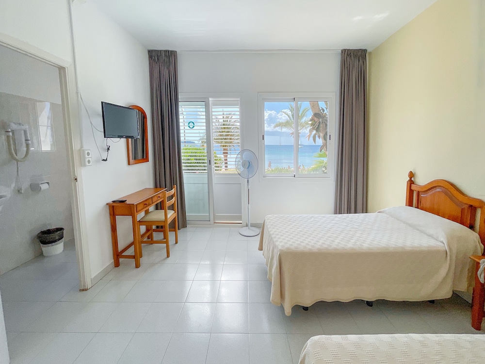 Standard Double Room, Sea View - Photo 10