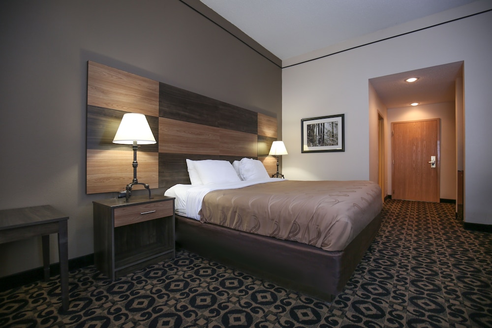 Business Suite, 1 King Bed with Sofa bed/Desk, Non Smoking photo 2