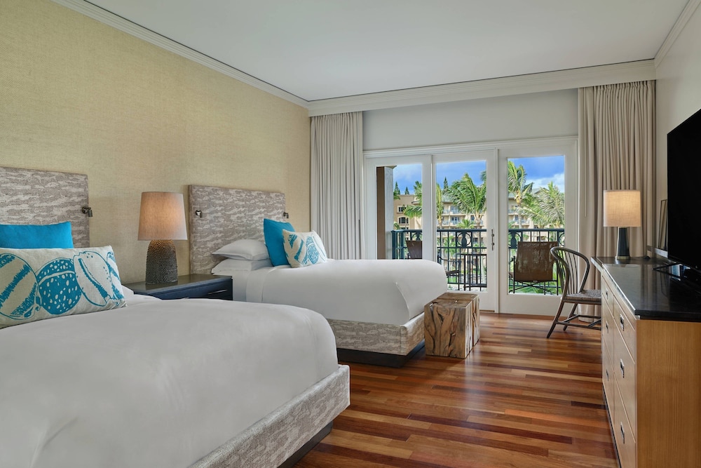 Suite, 2 Bedrooms, Partial Ocean View - Photo 4