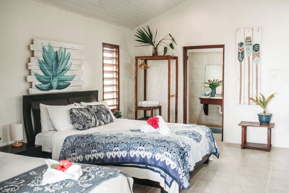 Family Studio, 1 Bedroom, Beach View, Beachfront photo 1