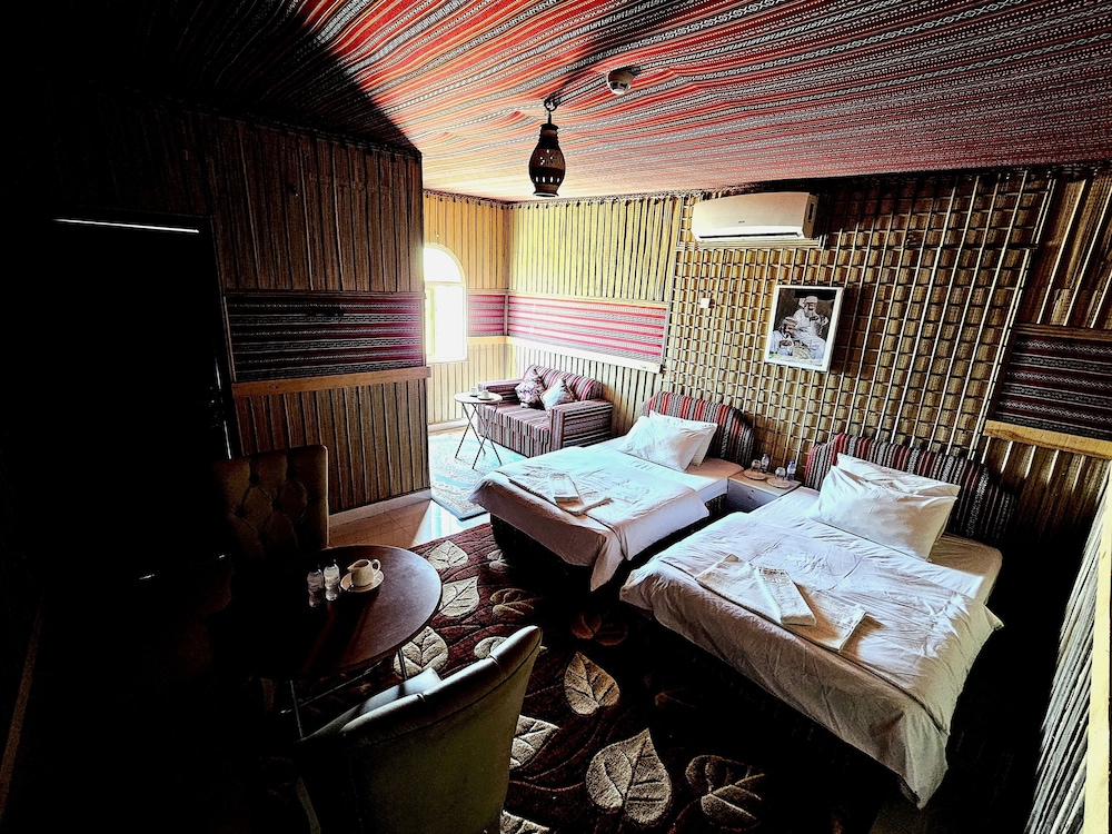 Deluxe Room - Photo 14