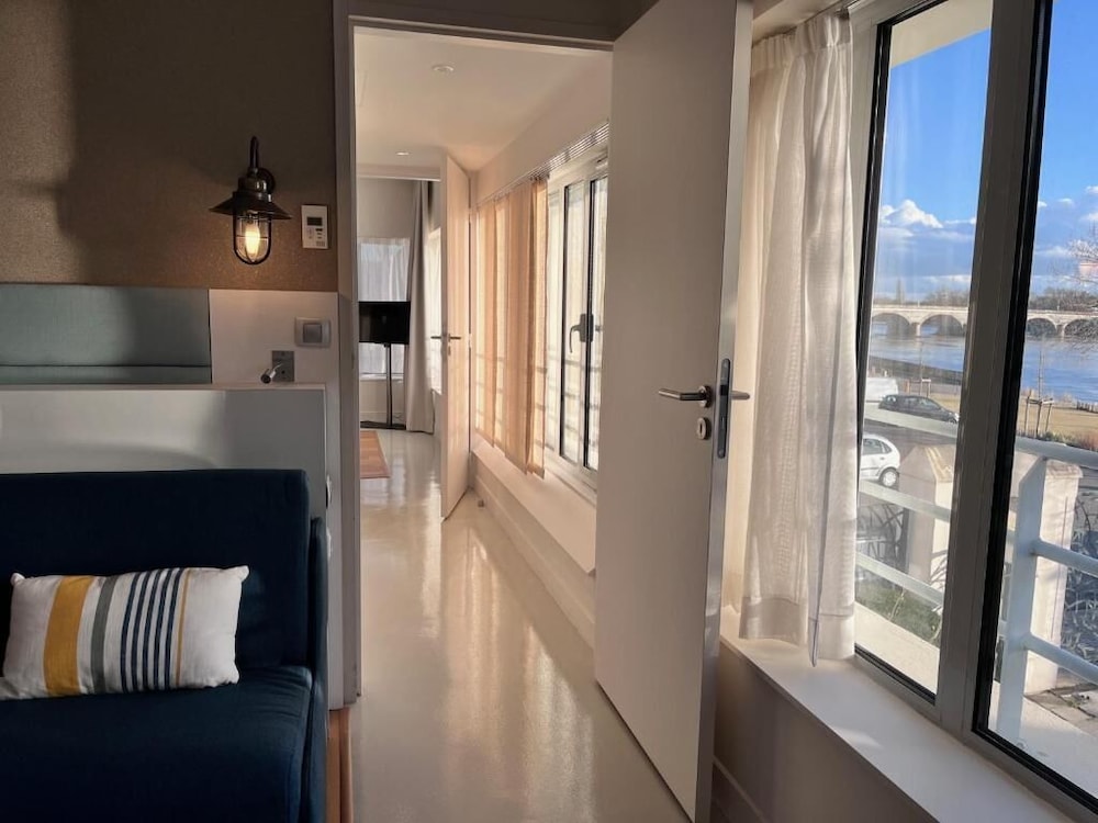 Panoramic Suite with Loire view - with air conditioning