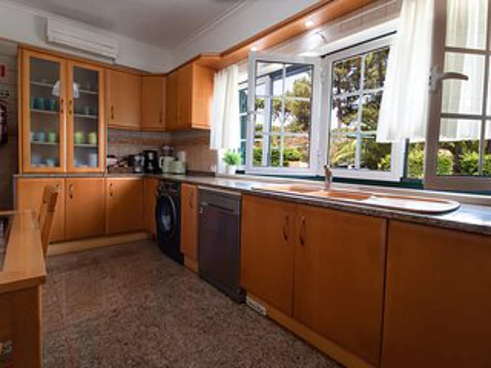 Villa photo 2