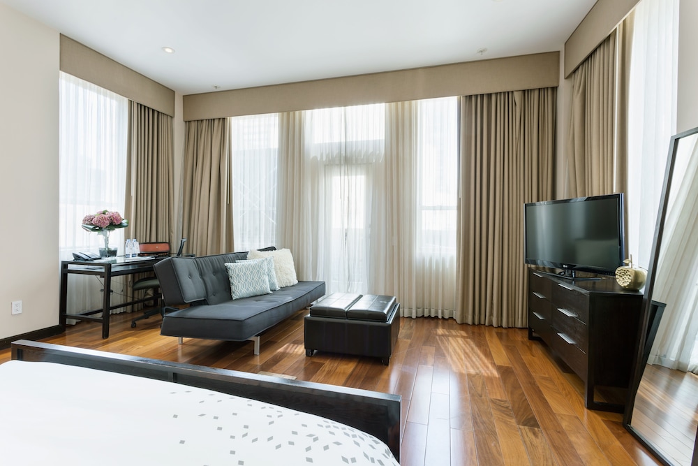Signature Suite