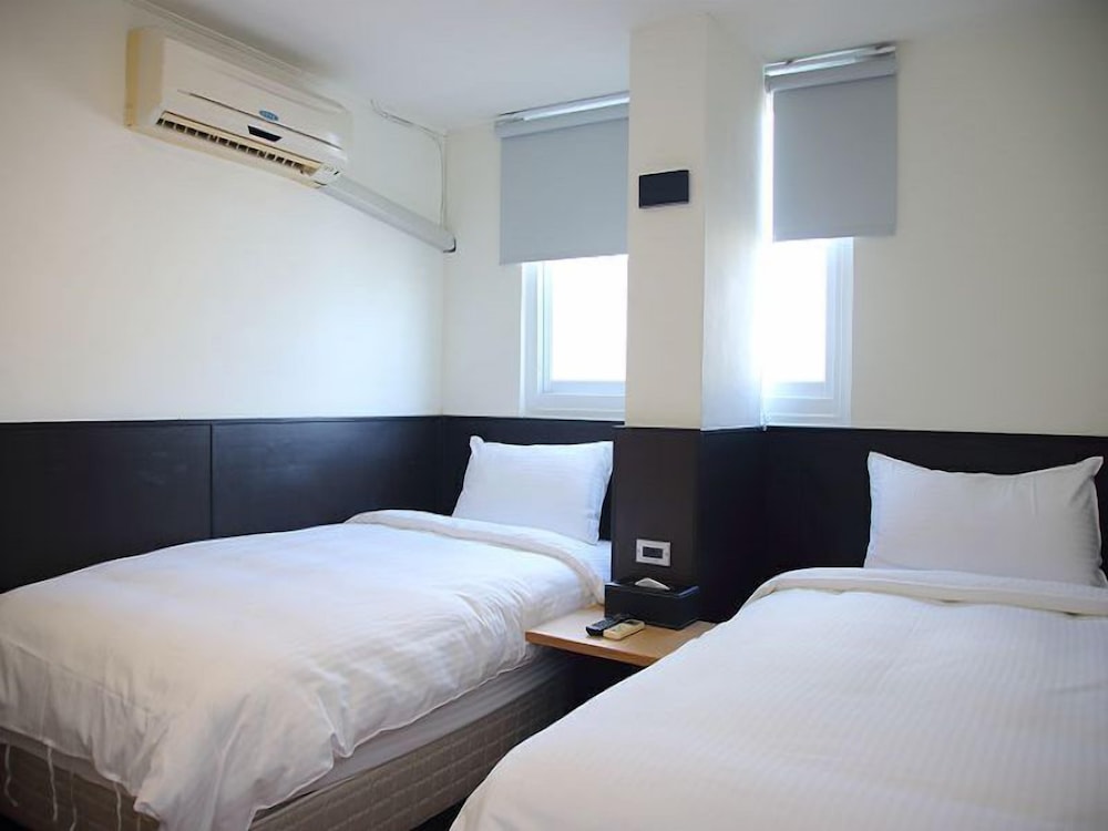 Standard Twin Room photo 3