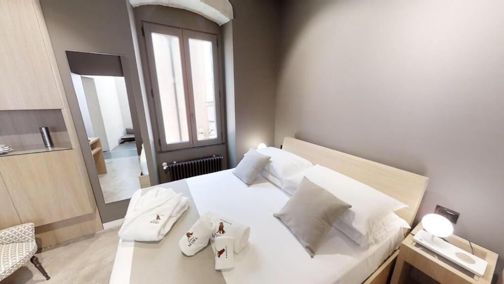 Design Double Room, 1 Queen Bed, Private Bathroom, Tower, photo 6