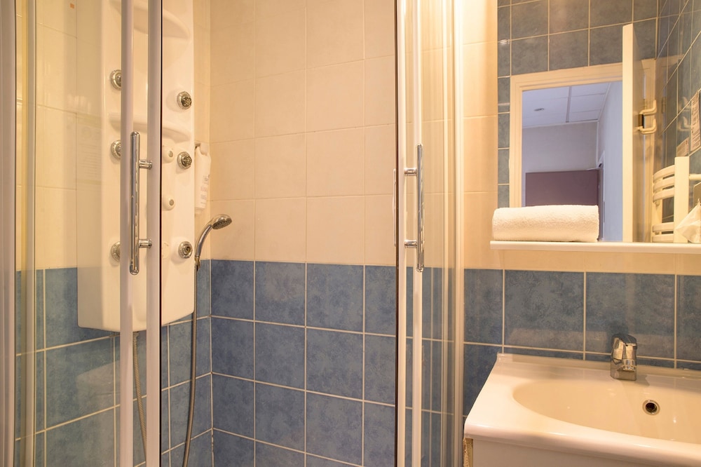 Superior Double or Twin Room - Photo 8
