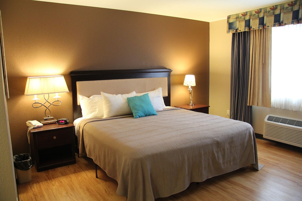 Standard Room, 1 King Bed, Accessible