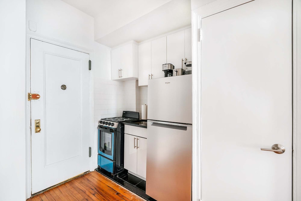 Apartment photo 2