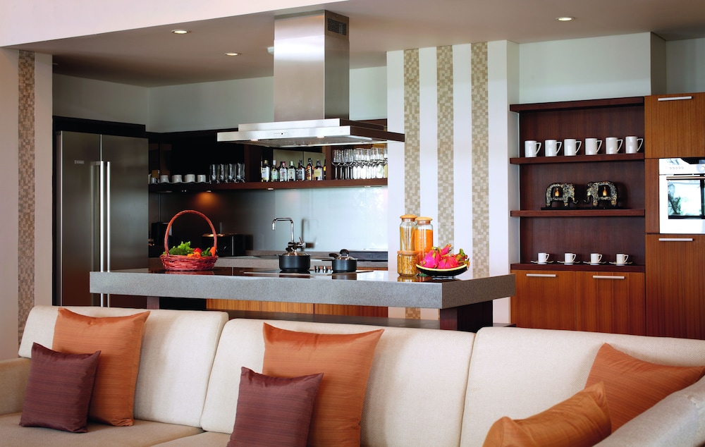 Royal Penthouse, 3 Bedrooms, Jetted Tub, Sea View - Photo 3
