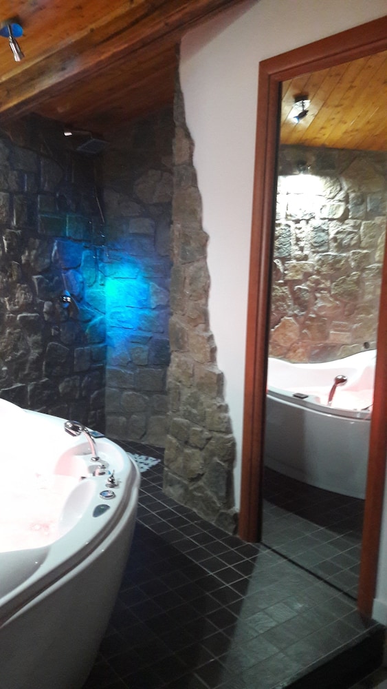 Room, Jetted Tub