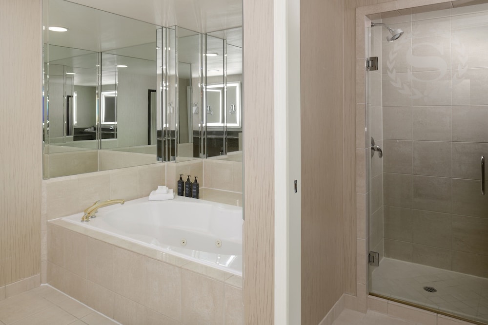 Executive Room, 1 King Bed - Photo 3