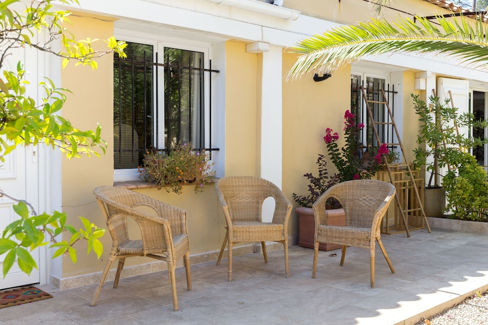 Triple Room, Garden View - Photo 3