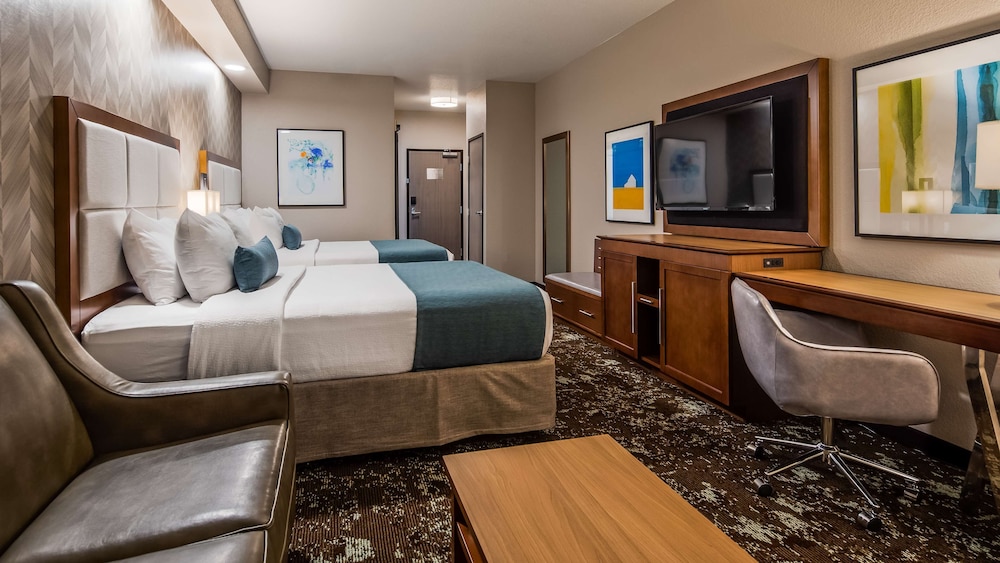 Standard Room, 2 Queen Beds, Non Smoking, Refrigerator & Microwave (Larger Room;with Sofabed)