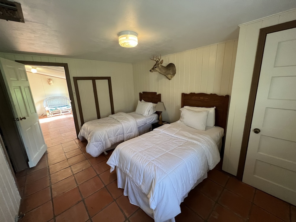 Classic House, 4 Bedrooms, Kitchen, Annex Building photo 1