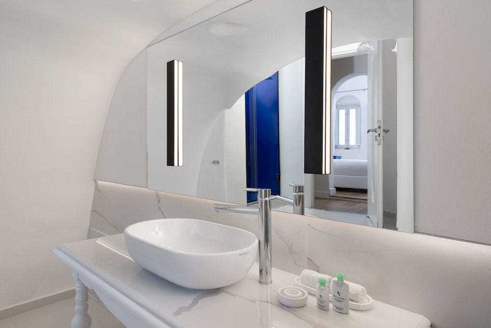 Standard Villa, Jetted Tub photo 2
