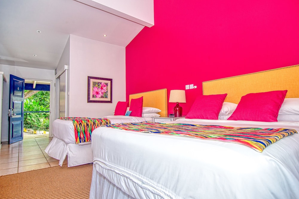 Room, 2 Queen Beds, Marina View photo 2