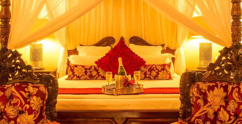 Honeymoon Suite, Lake View