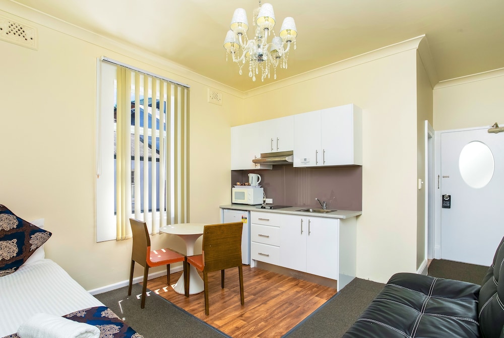 Family Room - Suite - Photo 3