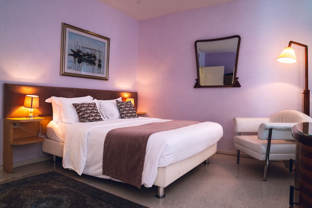 Superior Suite, Ensuite photo 1