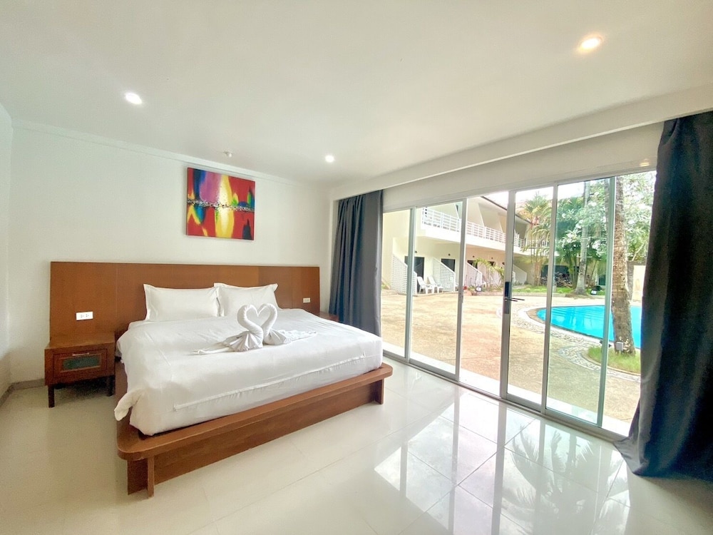 Superior Room, 1 King Bed - Photo 4