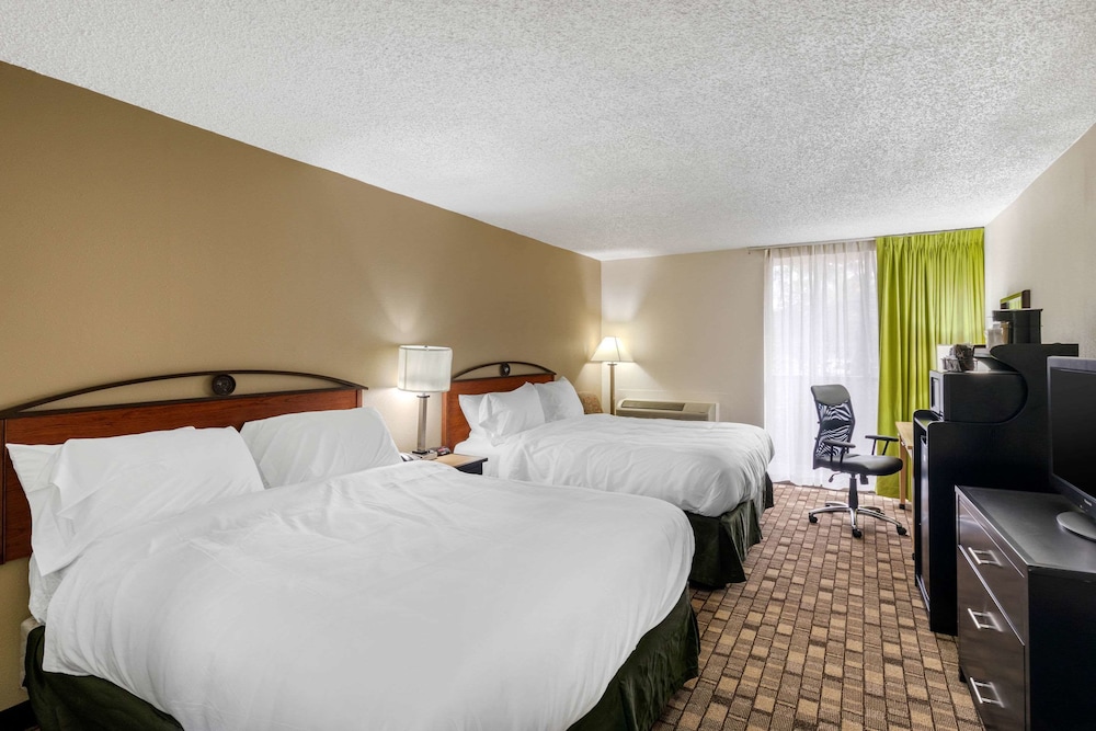 Standard Room, 2 Queen Beds, Non Smoking