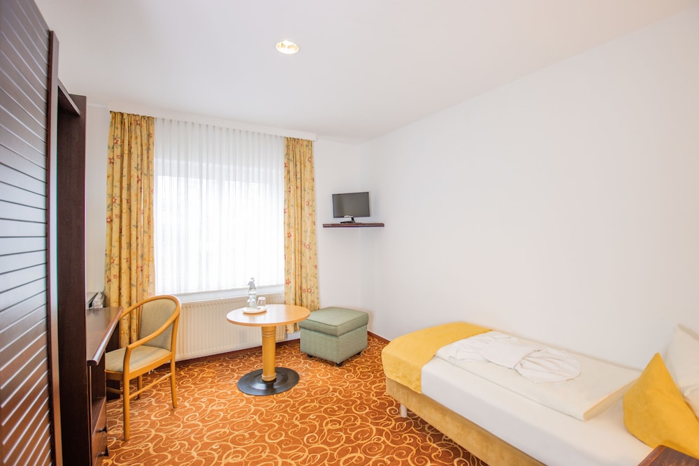 Single Room photo 2