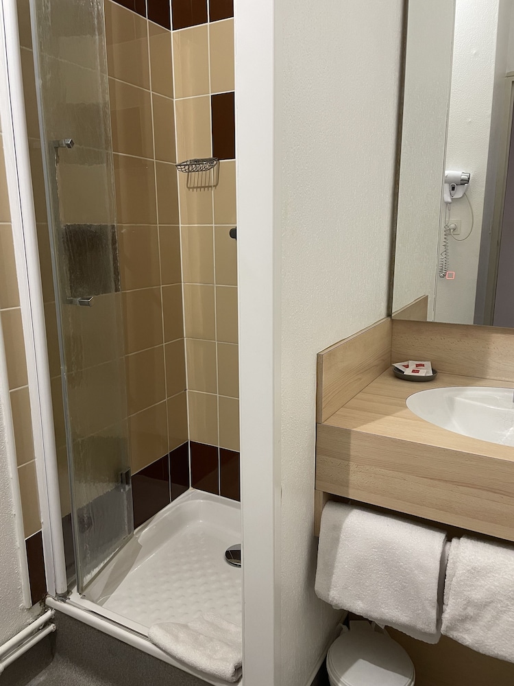 Standard Double Room - Photo 2