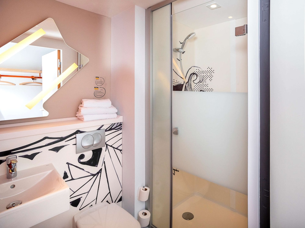 Room, Multiple Beds - Photo 4
