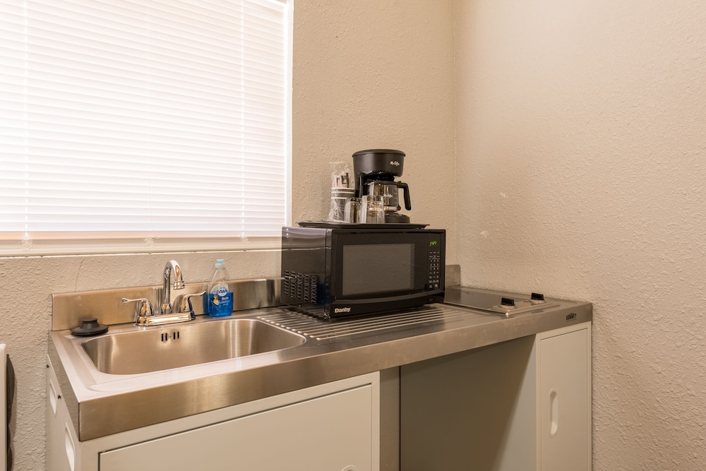 Double Room, Ensuite, Mountain View (Small kitchen 2) photo 2