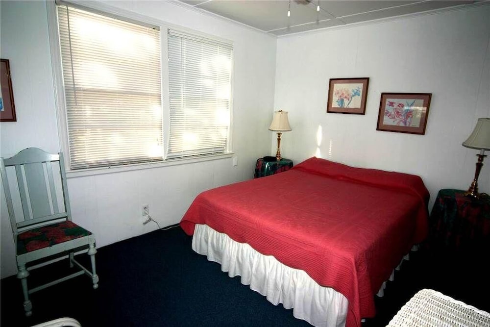 House, Multiple Beds (Rich Tymes) photo 2