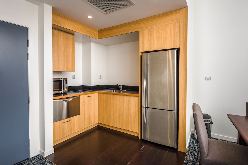 Suite, 1 King Bed, Non Smoking (Hagley)