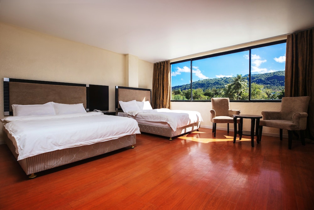 Standard Double or Twin Room, Mountain View photo 3