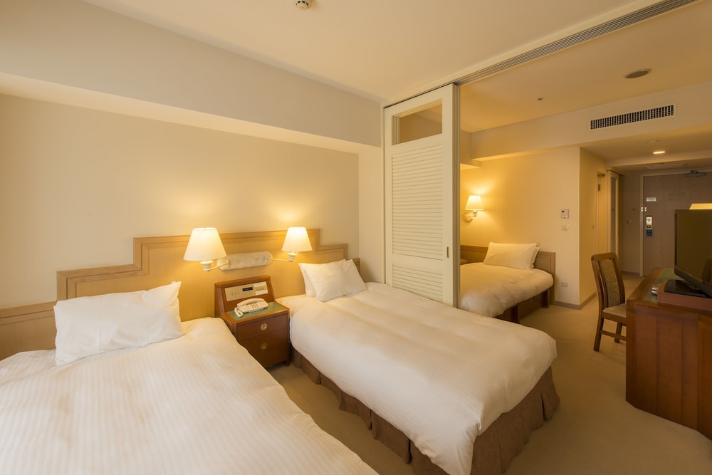 Standard Triple Room, Smoking - Photo 1