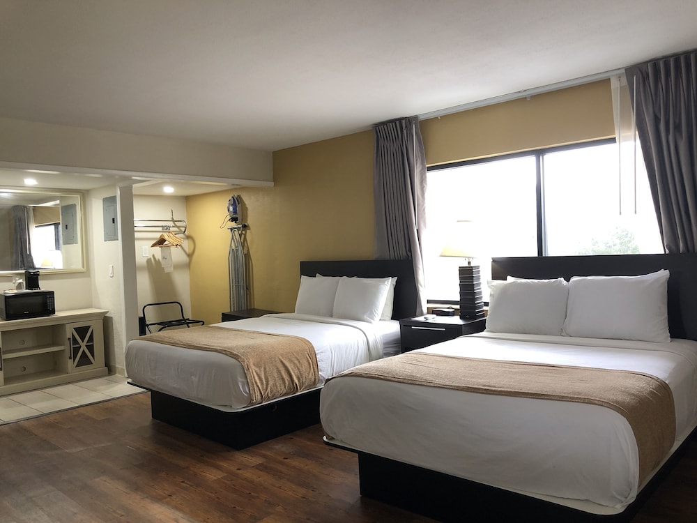 Comfort Room 2 Queen Beds, Non Smoking - Photo 1