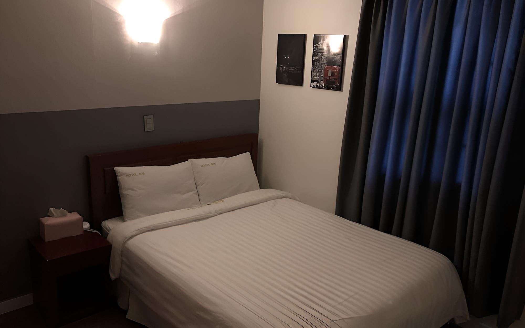 Room (Standard Room) - Photo 4