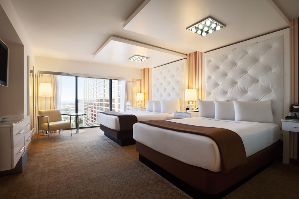Go Deluxe Room, 2 Queen Beds, Non Smoking - Photo 4