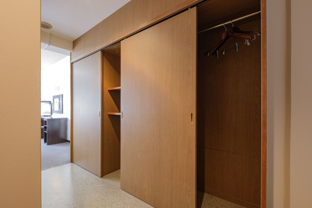 Standard Room (2 Small Double Beds) - Non-Smoking - Cleaning Fee Extra photo 3