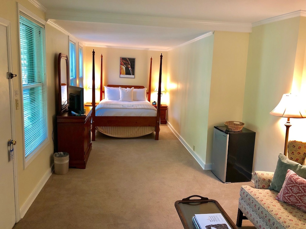 Deluxe Double Room, Ensuite (Queen with Porch #19) - Photo 1