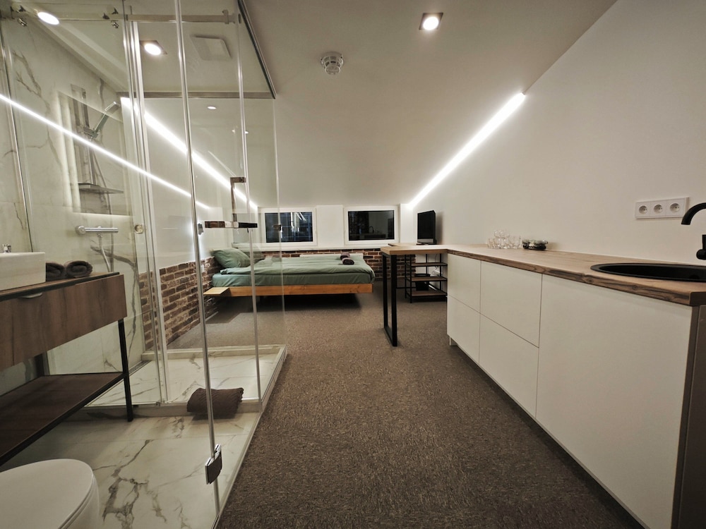 Deluxe Room, Non Smoking, Courtyard View photo 3