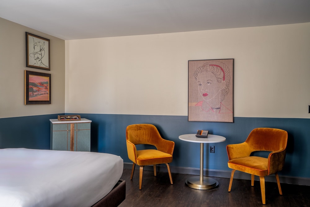 Premium Room, 2 Queen Beds, City View (High Floor)