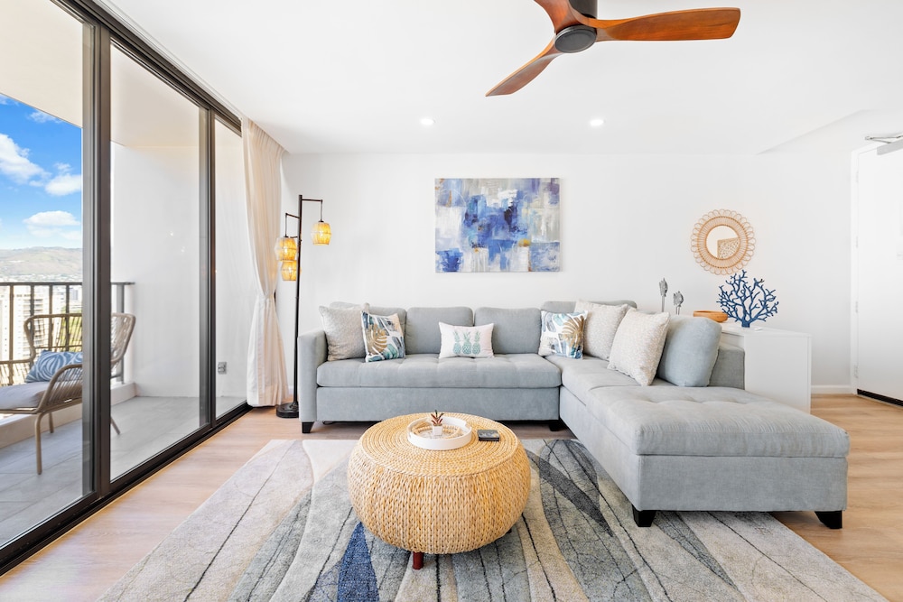 Premium Remodeled Condo with Ocean View and Parking: Premium Suite, 1 Bedroom, Air conditioning, Ocean View (0147) photo