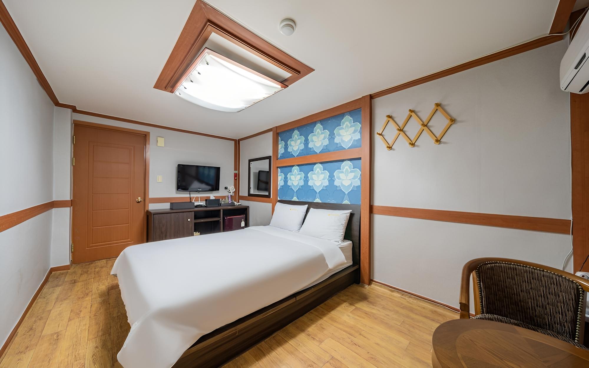 Room (Suite) photo 2