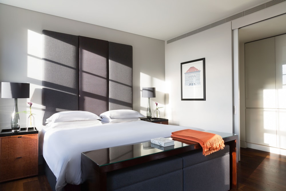 Two Bedroom Deluxe Suite photo 2