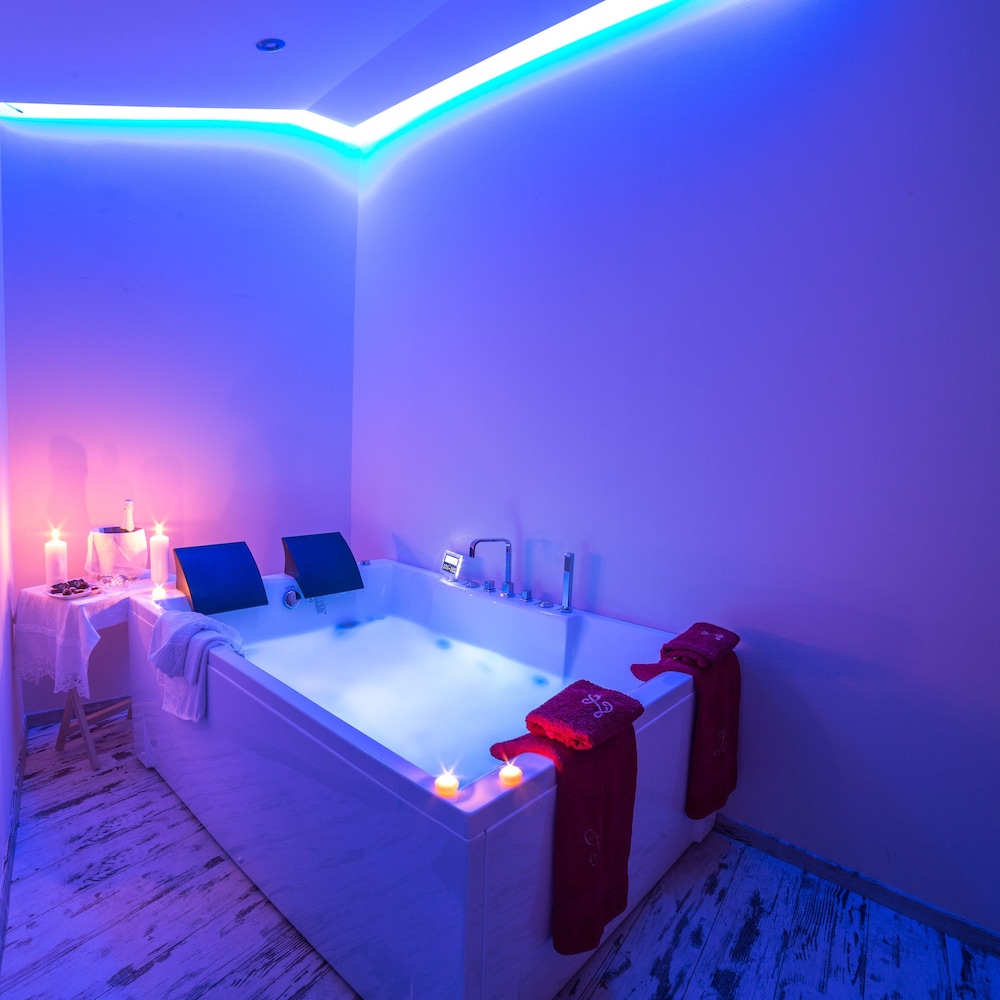 Deluxe Studio Suite, 1 Bedroom, Jetted Tub photo 2