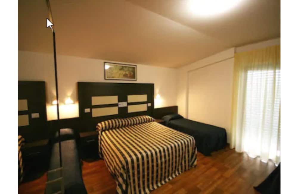 Standard Single Room photo 2
