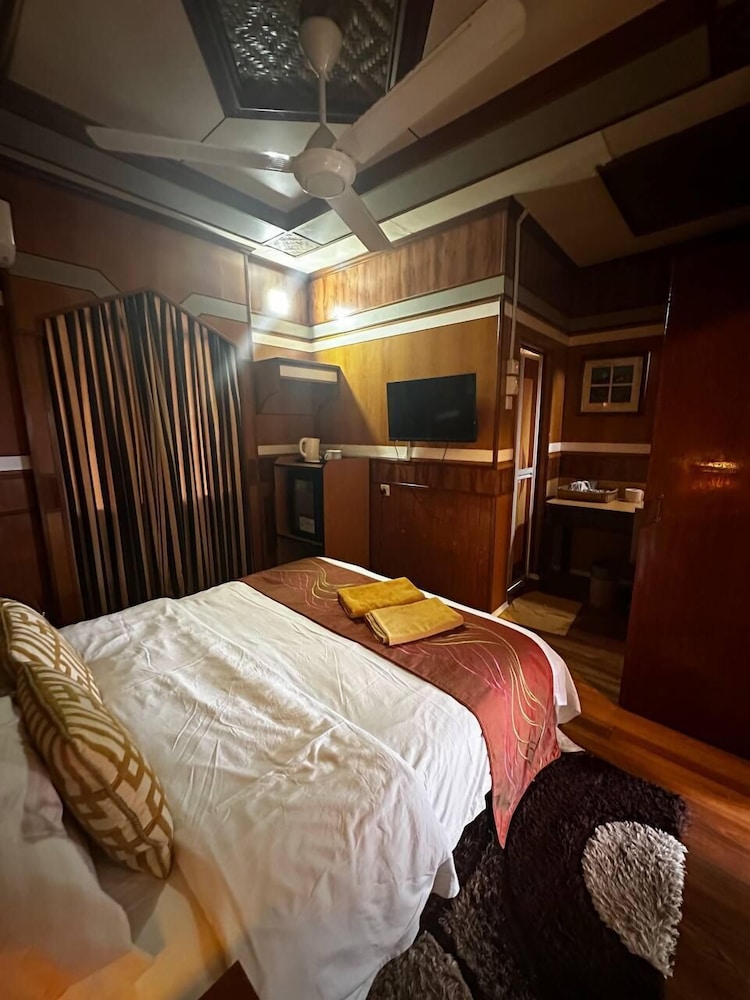Double Room, Hill View