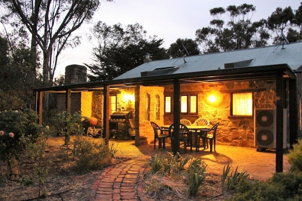 Luxury Cottage, 2 Bedrooms, Garden View photo 2