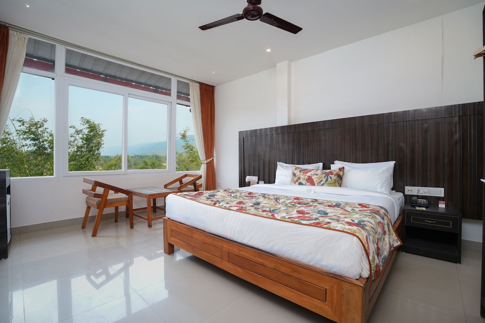 Deluxe Room - Photo 1